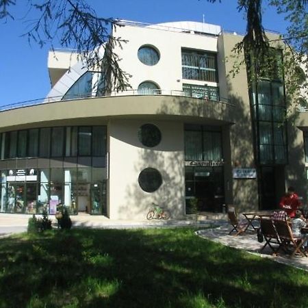 דבין Evridika Hotel מראה חיצוני תמונה