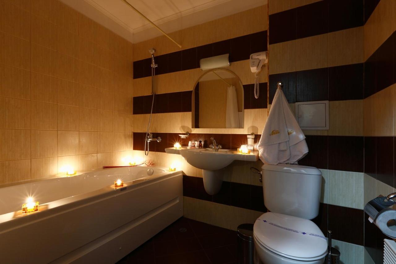 דבין Evridika Hotel מראה חיצוני תמונה