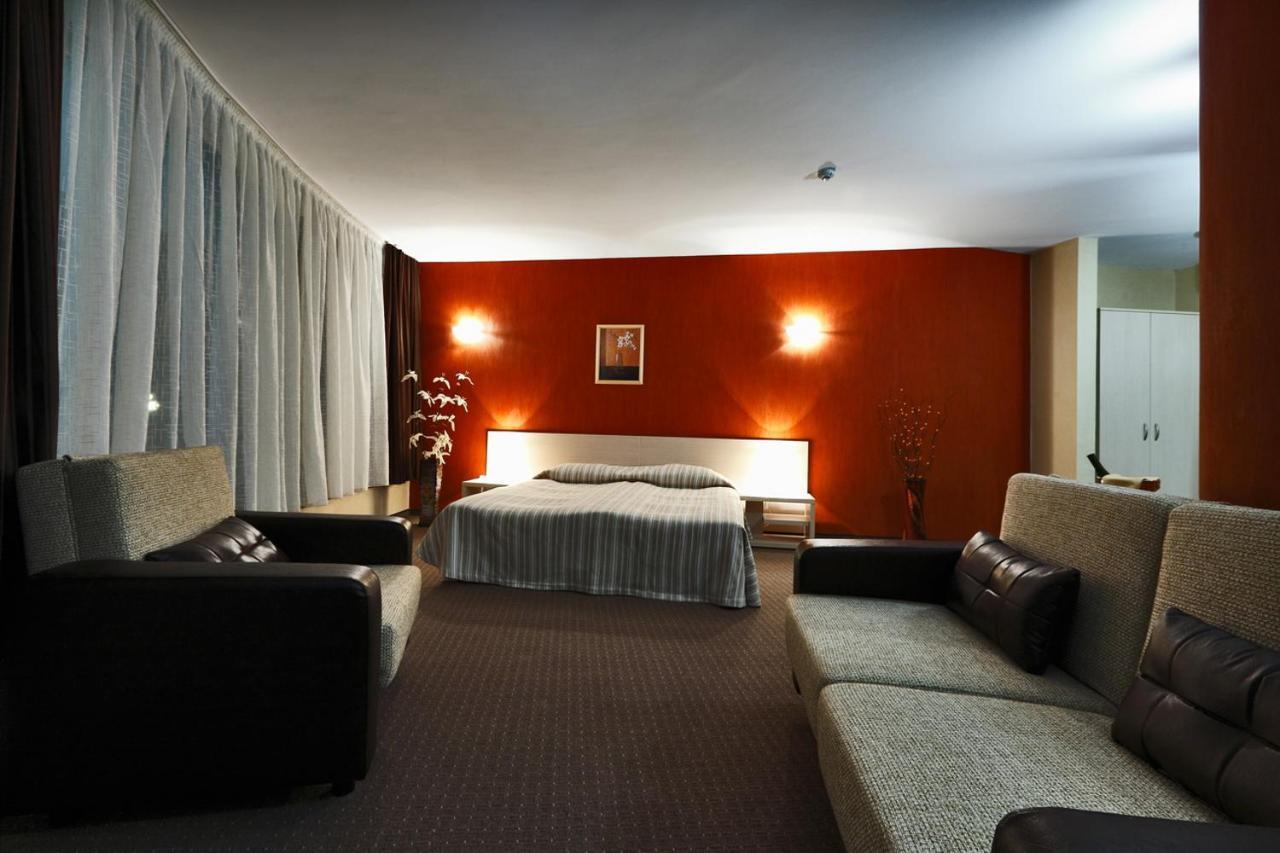 דבין Evridika Hotel מראה חיצוני תמונה
